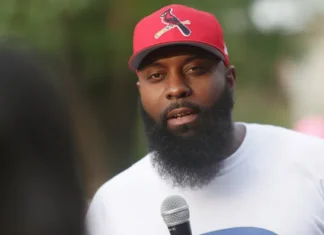 635721599181559568 MichaelBrownSr 071015 SG21.JPG